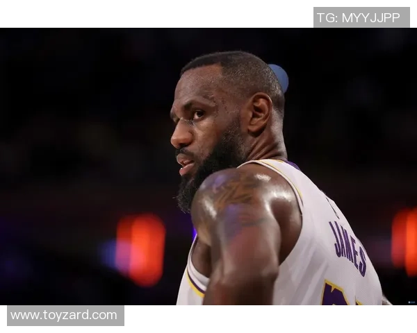 足球明星对詹姆斯的真诚劝告视频引发热议球迷纷纷点赞